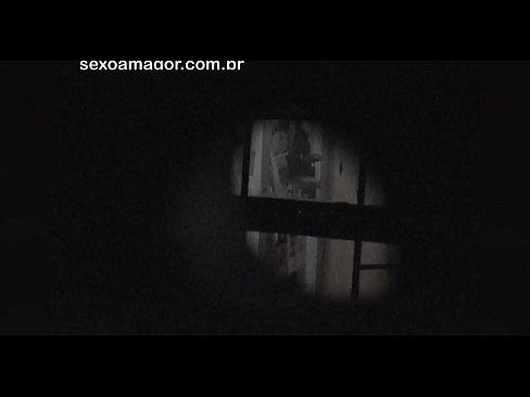 ❤️ Blondie hè videoregistrata in segretu da un voyeur di u quartieru nascostu daretu à i mattoni cavi ❤️ Video sessu à porn co.sexafinkarasskaz.ru ☑